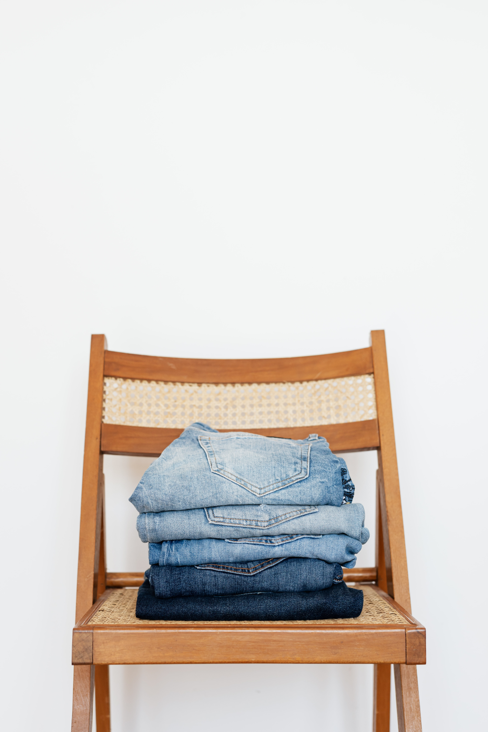 7 Simple Ways to Shrink Jeans - Fashioinista