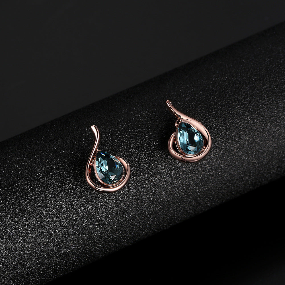 Necklace and earrings set for special occasions