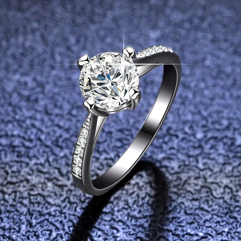Women's 18K white gold moissanite solitaire ring - view 2