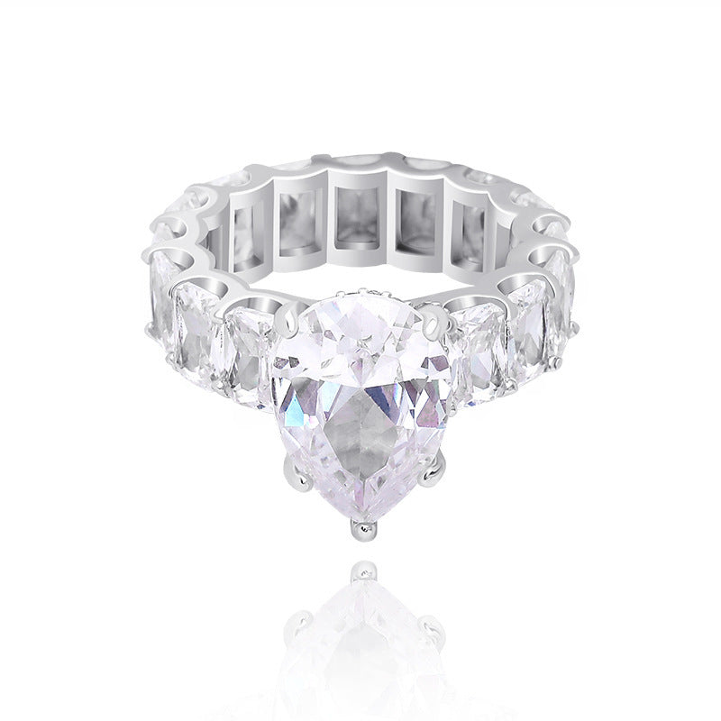 Luxury Fashion Iced Out Bling Water Drop Pinky Baguette Finger Rings For Girls Women Charm Engagement Jewelry Gifts