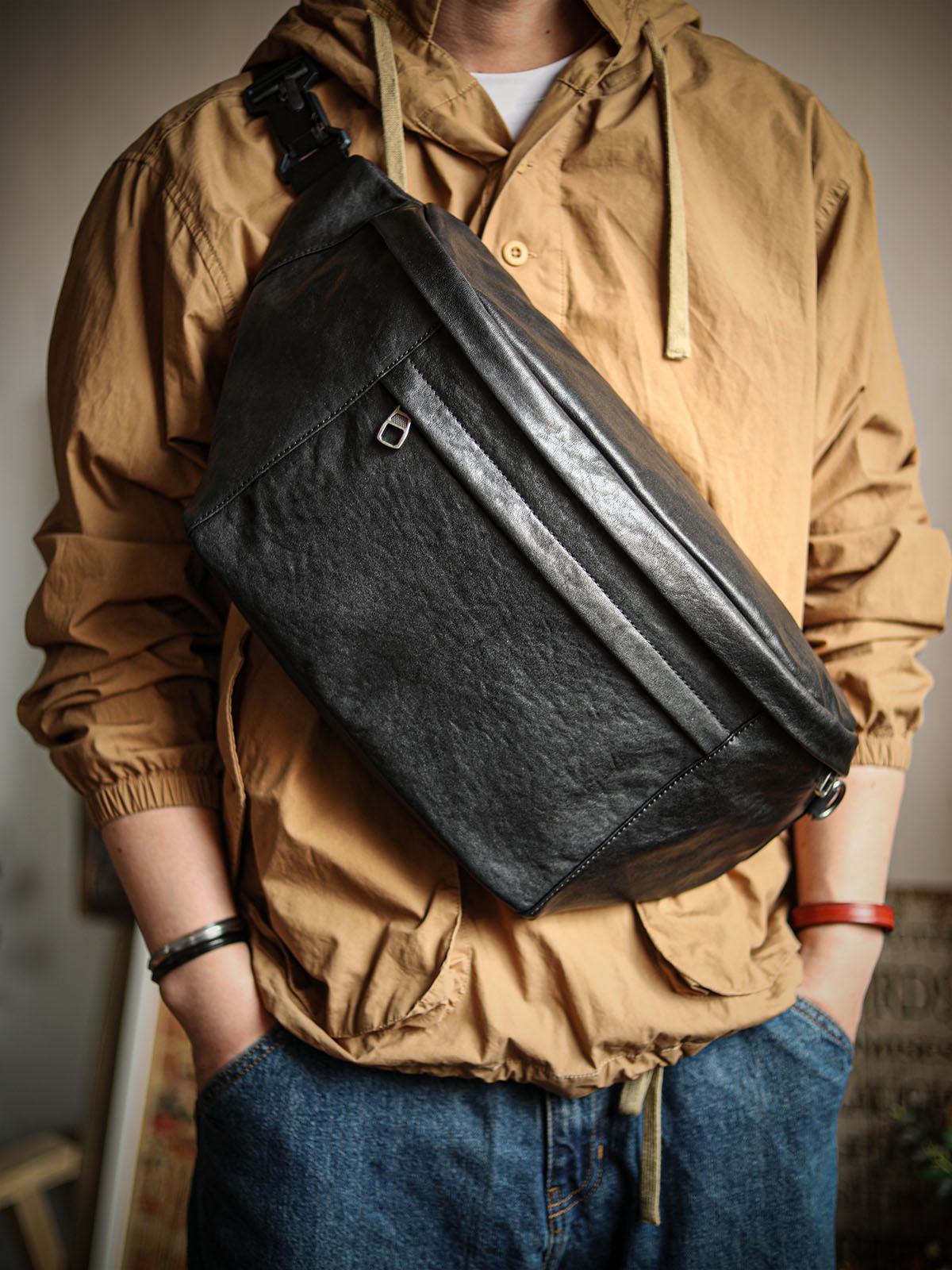 Men's Cowhide Large Capacity Vintage Messenger Bag - Fashioinista