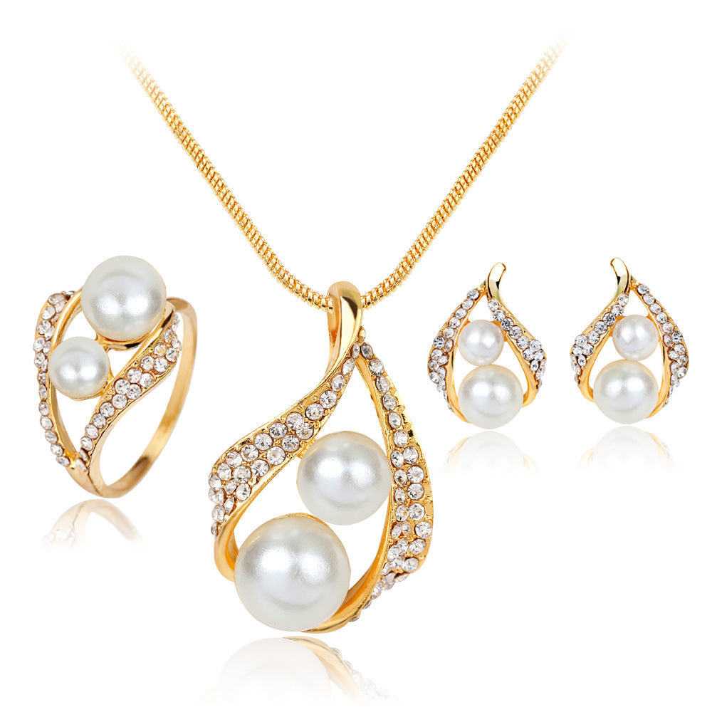 Stylish pearl jewelry set for women