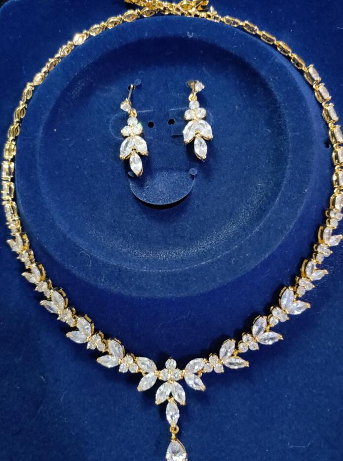 High-quality bridal zircon necklace
