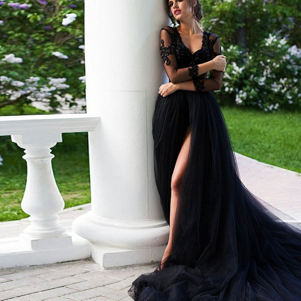 Plus-Size Elegant Black Wedding Skirt - Fashioinista