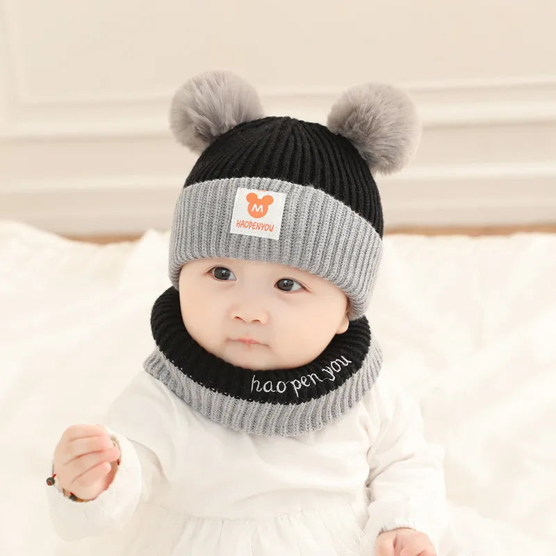 Bear knit baby hat and scarf two piece set - view 9