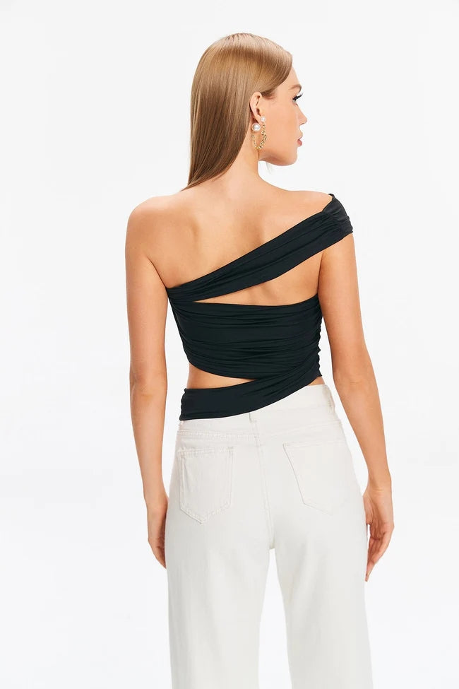 Chic Slim Vest with Unique Shoulder Strap - Fashioinista