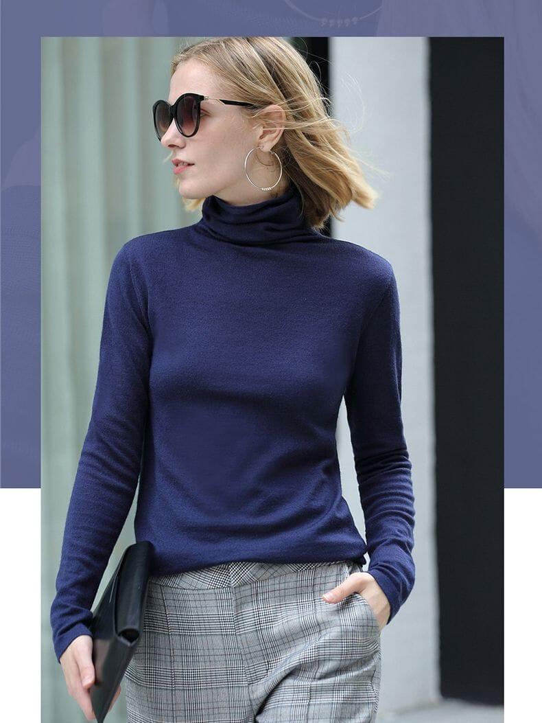 Women's cozy turtleneck sweater